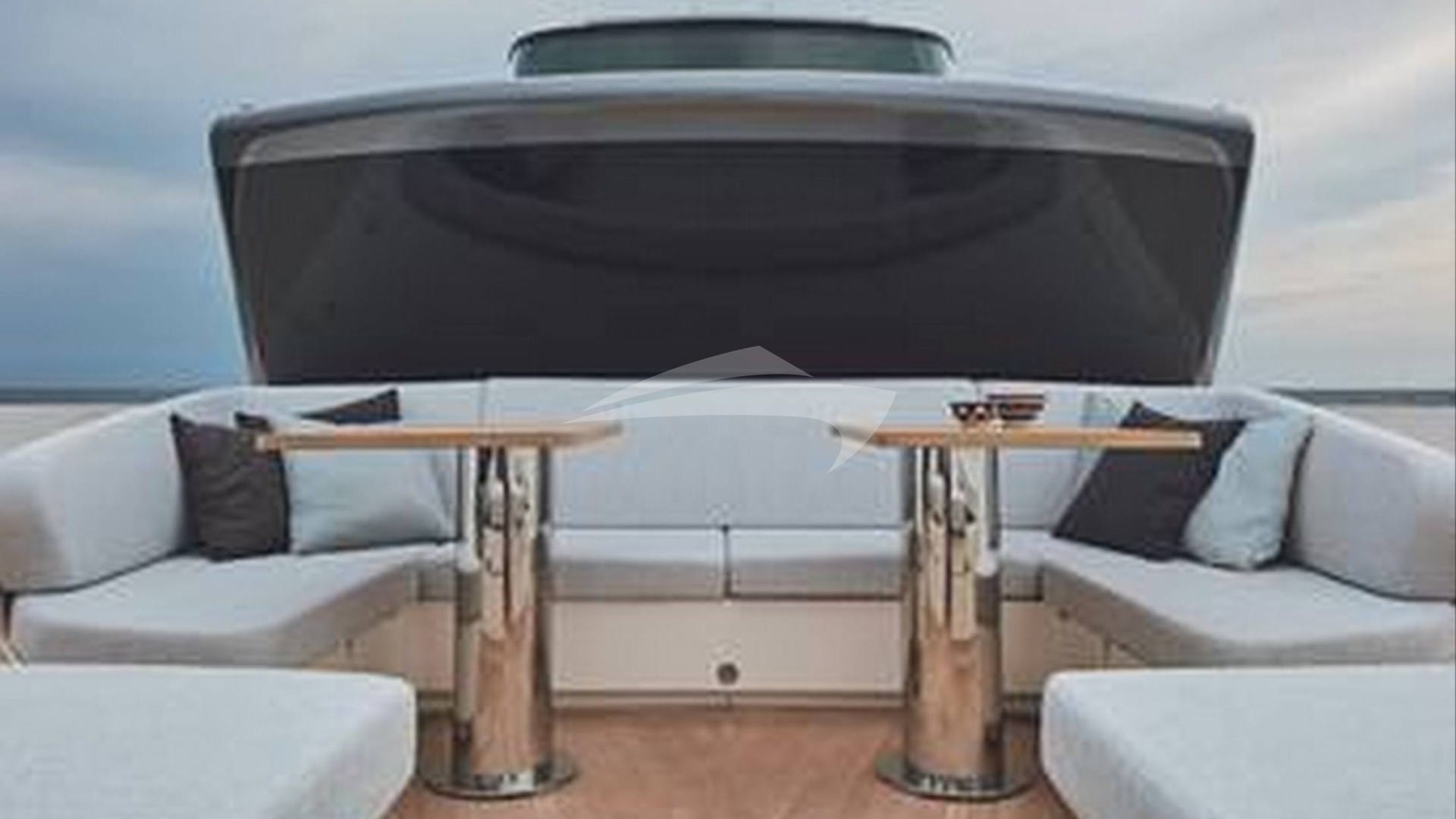 Foredeck Seating