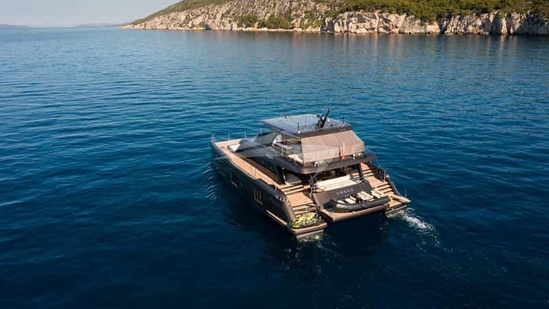AMBER ONE 21m motor yacht charter, photo 3