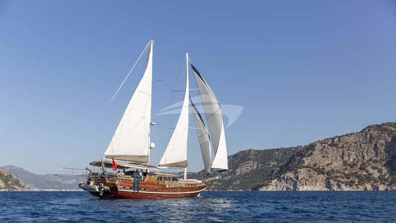 YÜCE BEY 24m motor yacht charter