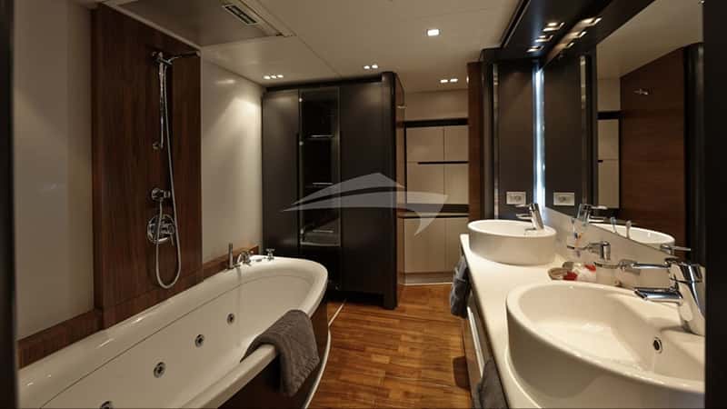 QUANTUM 28m motor yacht charter, photo 9