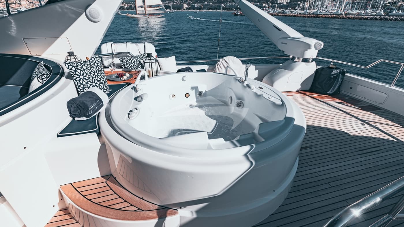LADY AMANDA, photo from the yacht portfolio