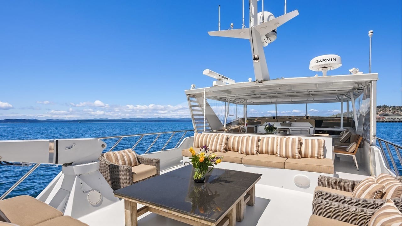 Flybridge Deck
