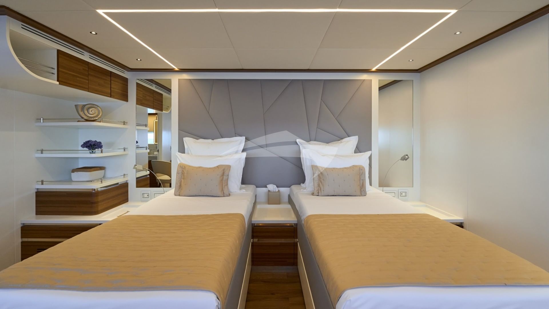 ATRAVERSIA master cabin twin beds version