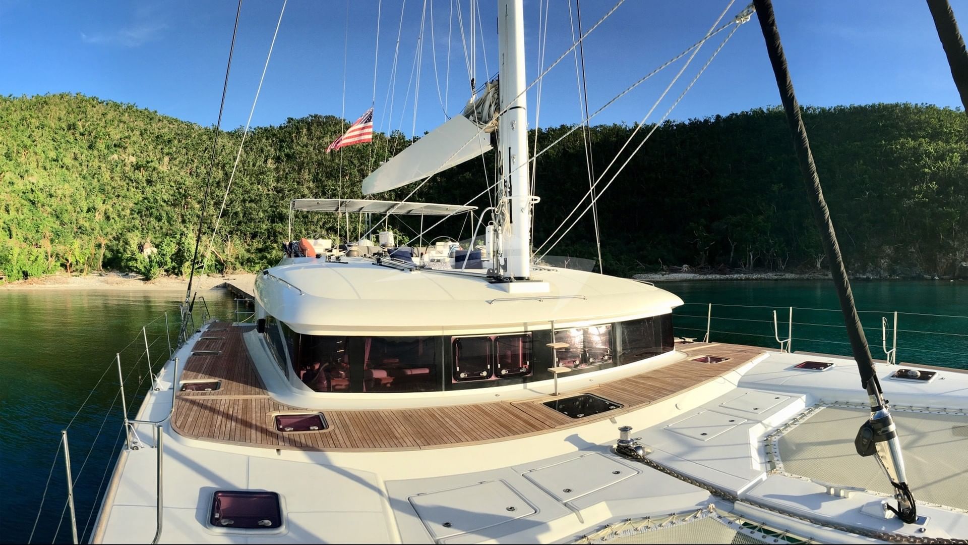 Foredeck and the flybridge