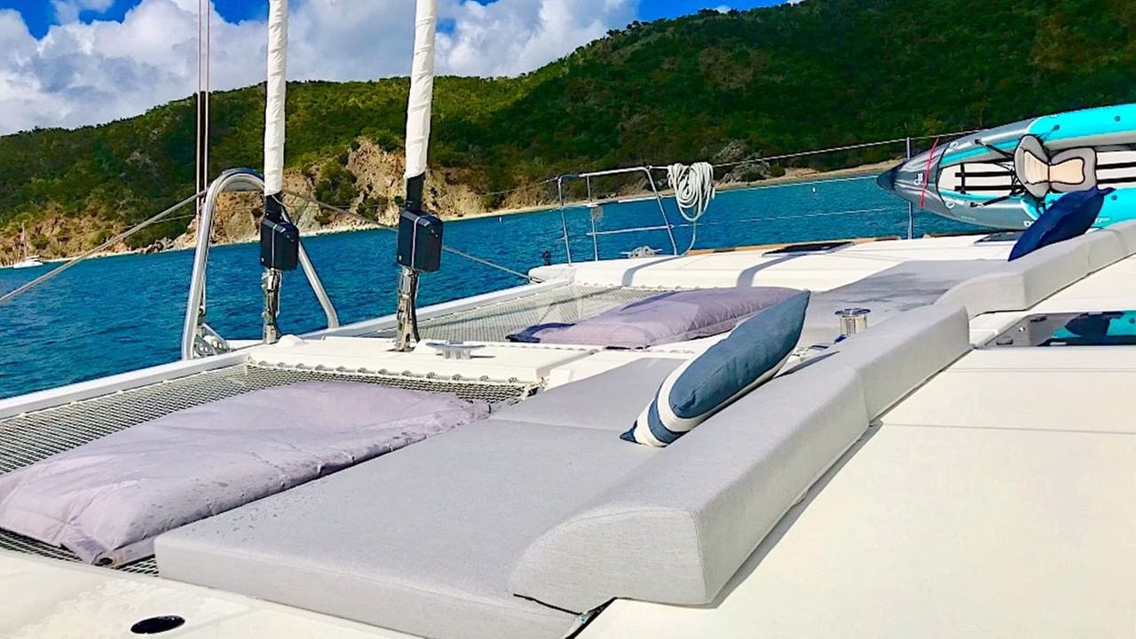 Foredeck lounging on the tramps