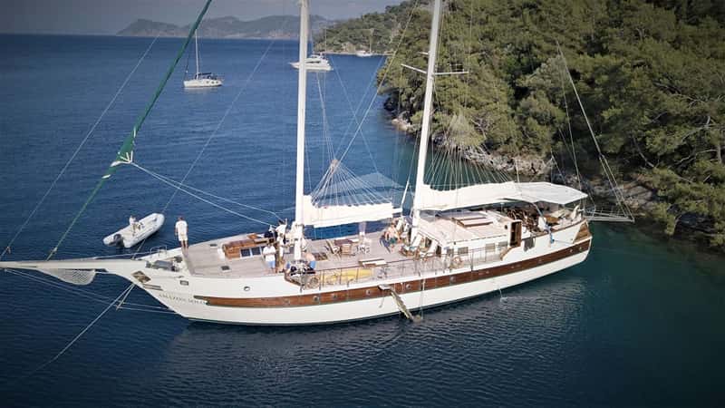 AMAZON SOLO 28m motor yacht charter
