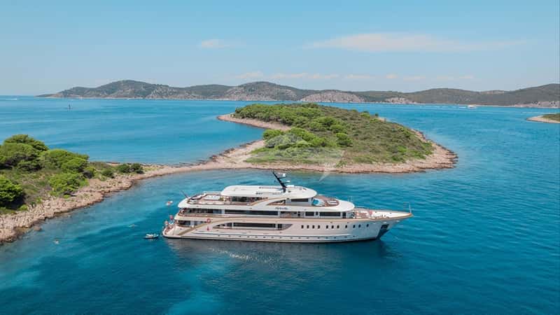 RIVA 48m motor yacht charter, photo 4