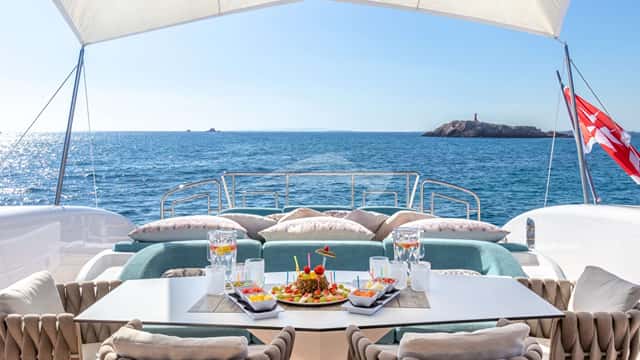 BELISA yacht charter photo 3