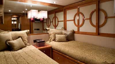 Twin with Pullman