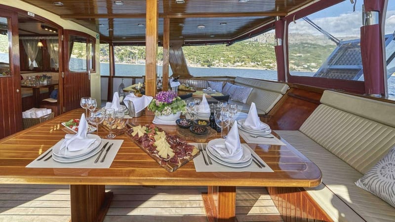 Deck Dining