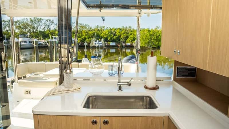 SEADUCTION 13m motor yacht charter, photo 10