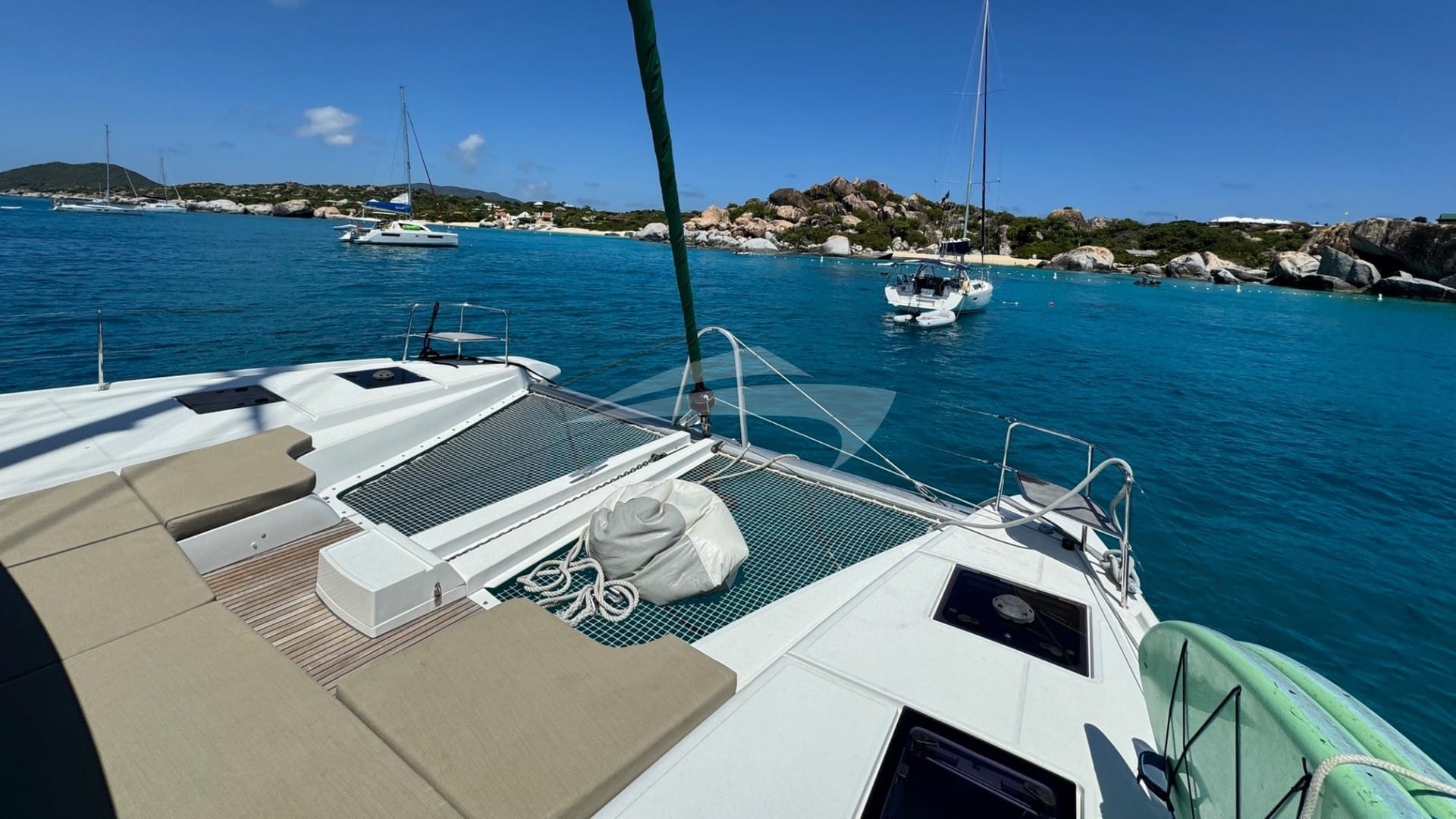 Bow sun pads and tramps