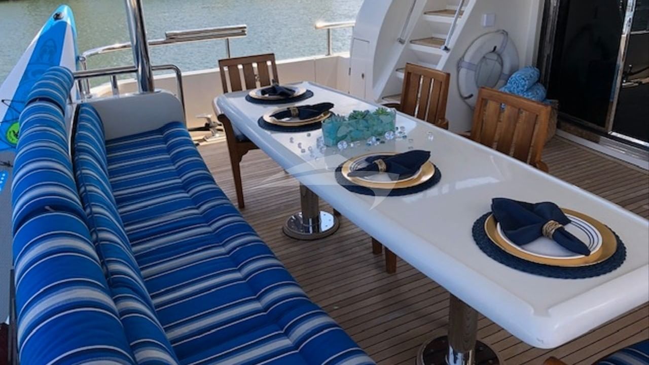 Aft deck dining