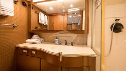 BUSINESS CALLS 19m motor yacht charter, photo 12