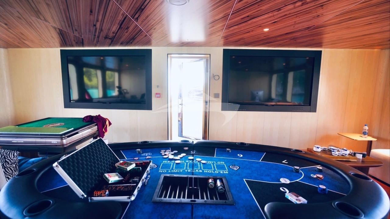 Entertainment Saloon