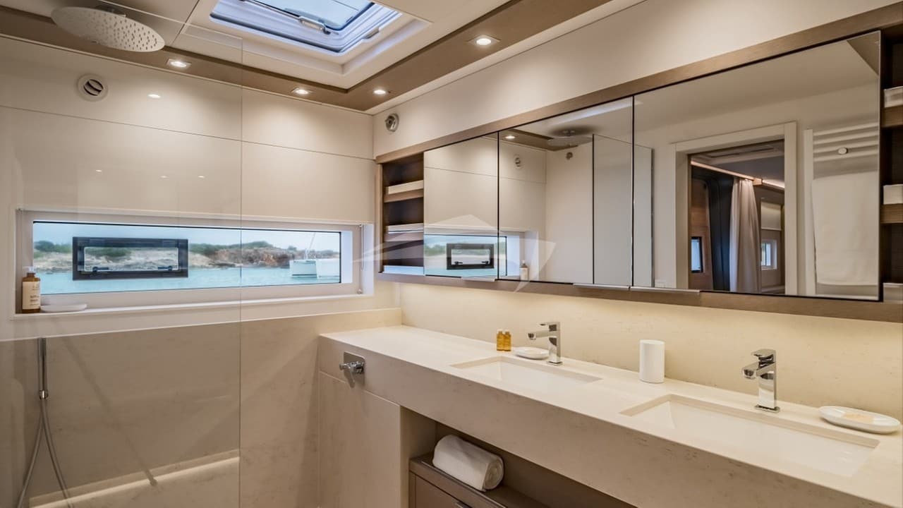 FRENCHWEST, Aufnahme aus dem Yachtportfolio 15