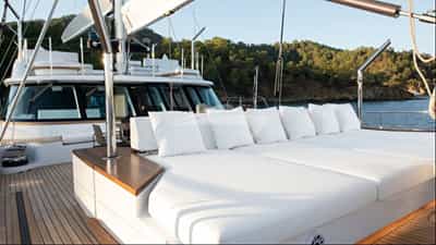 Foredeck Loungers