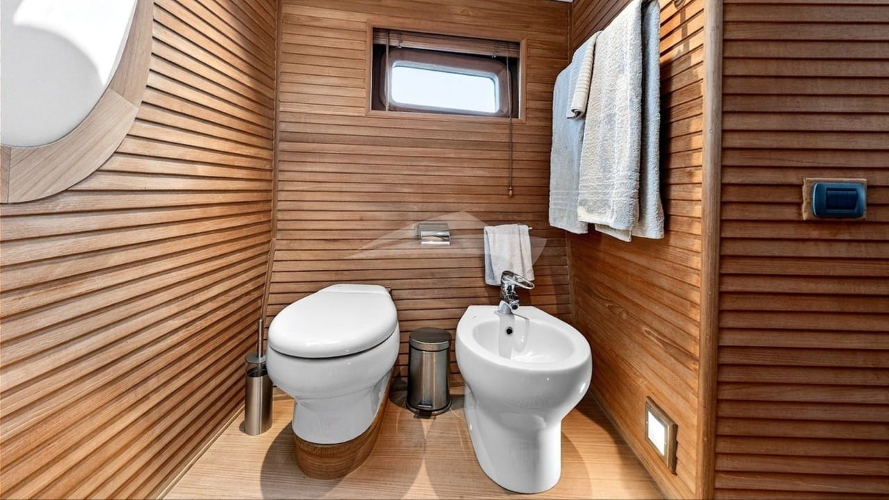 FREE AT LAST Bathroom