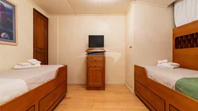 Twin Cabin 2