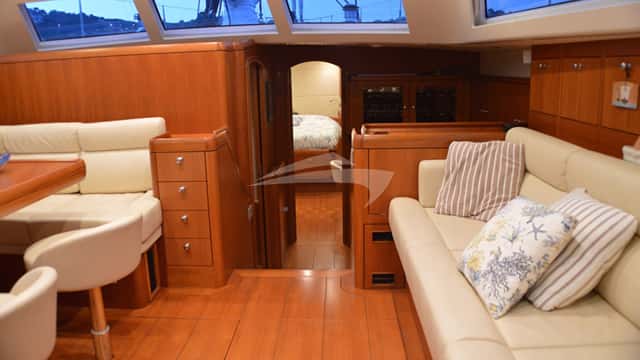 TERRA DI MEZZO 3 yacht charter photo 3