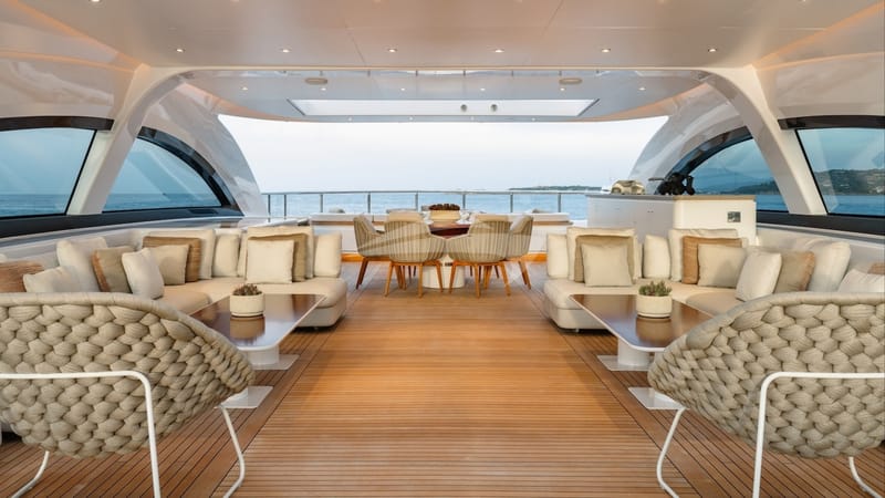 Sundeck with lounge