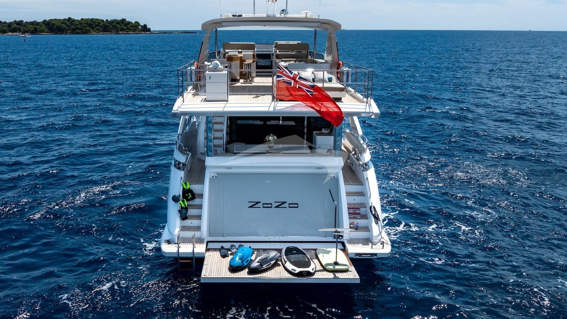 Transom and swim platform