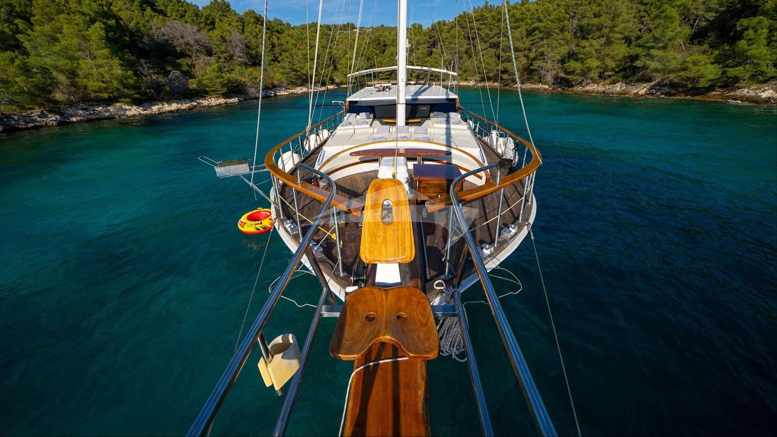 ALLURE, Aufnahme aus dem Yachtportfolio 17