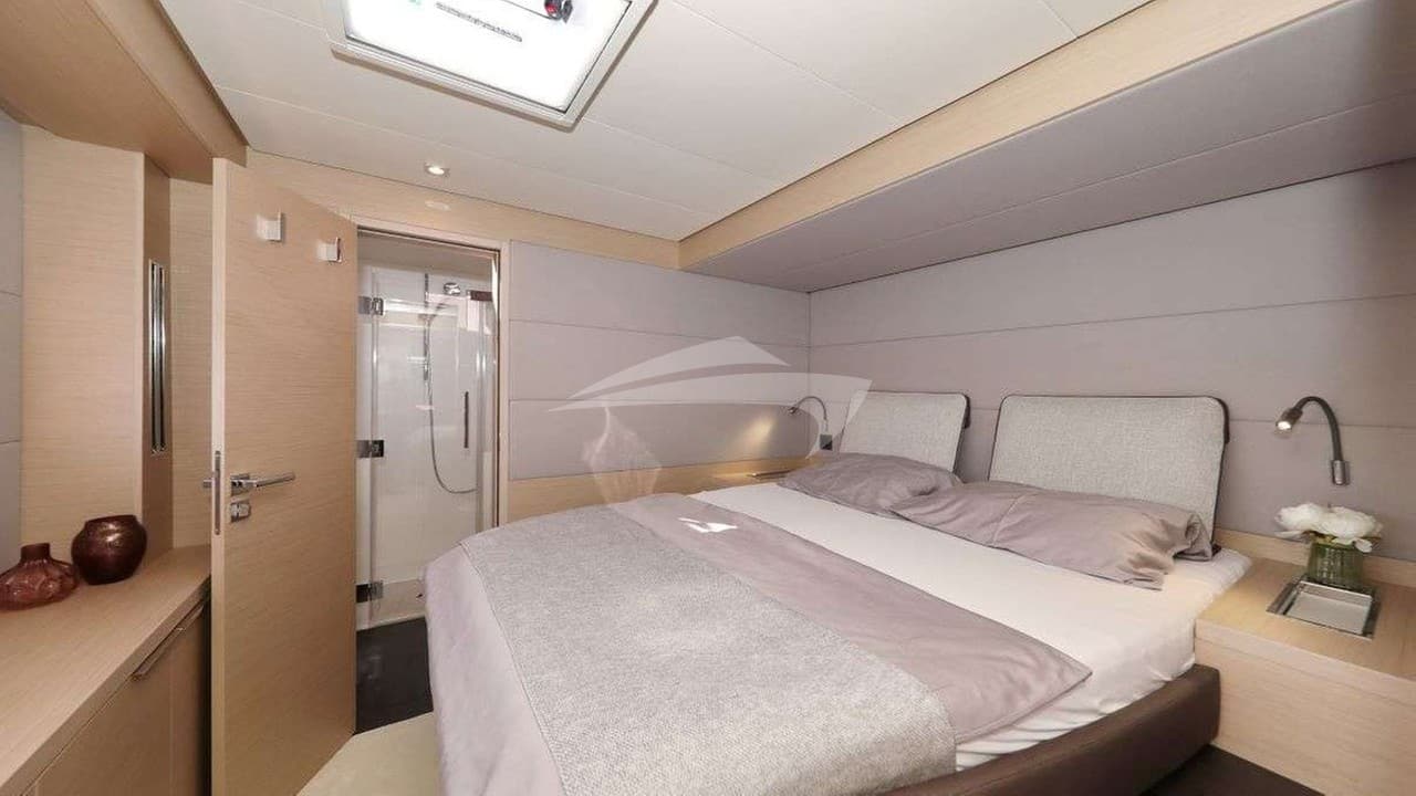 CHAMPAGNE PLEASE, photo from the yacht portfolio 5