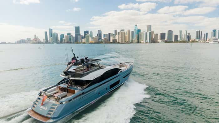 LATITUDE 29m motor yacht charter, photo 2