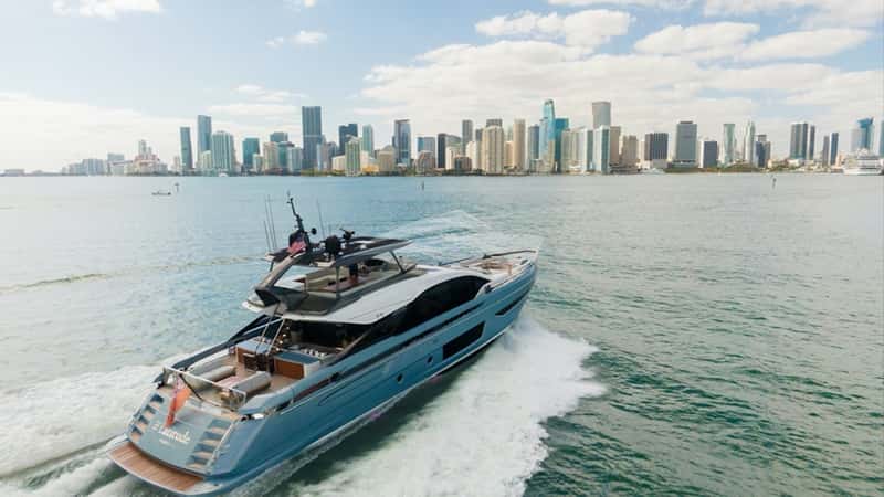 LATITUDE 29m motor yacht charter, photo 2