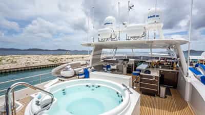 Deck Jacuzzi