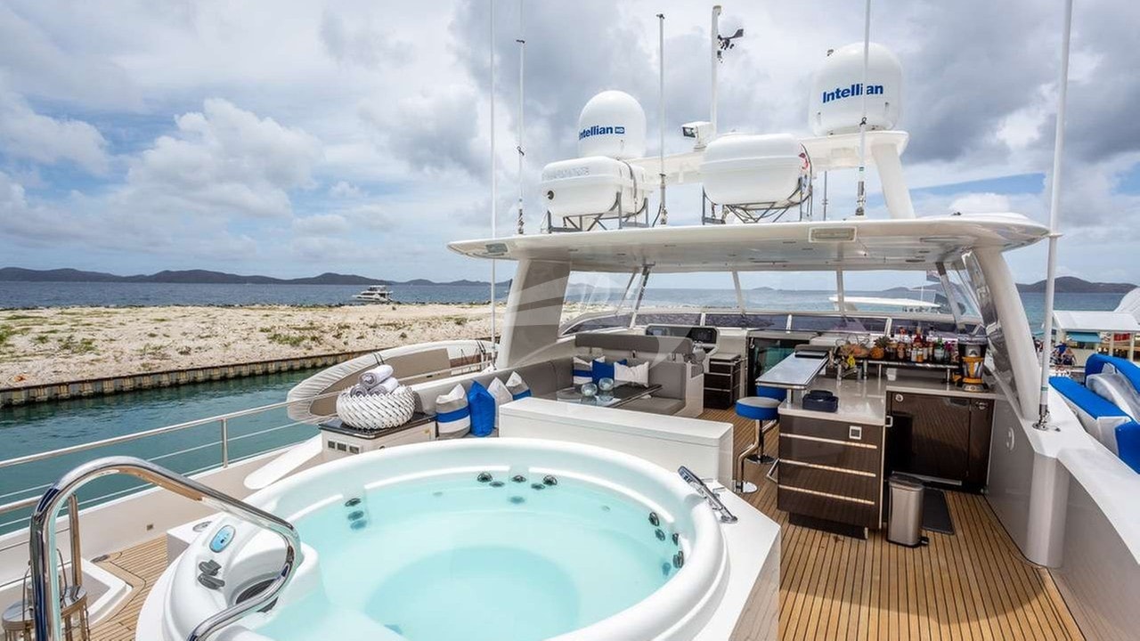 Deck Jacuzzi