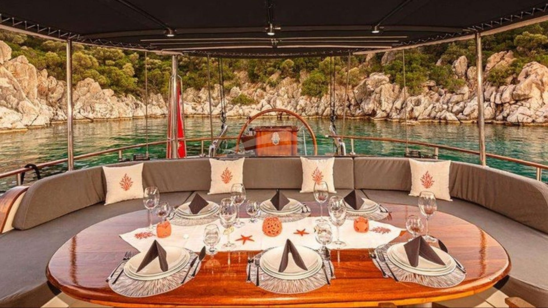 Deck Dining