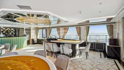 Bombay - 2025 - Casino & Bar (Main Salon)