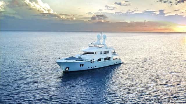 VIVIERAE II 30m motor yacht for charter