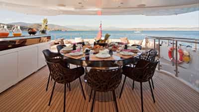 Al Fresco Dining