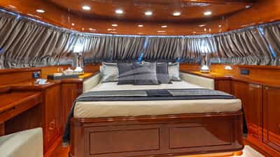Motor Yacht Divine Guest Cabin