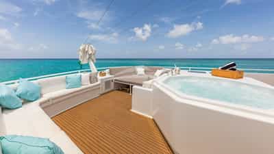 009 ROGUE Jacuzzi