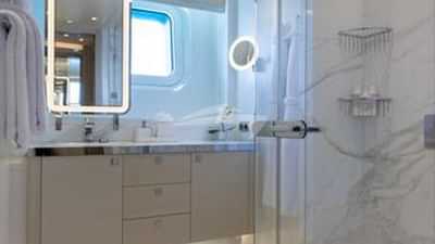Guest Bathroom 3