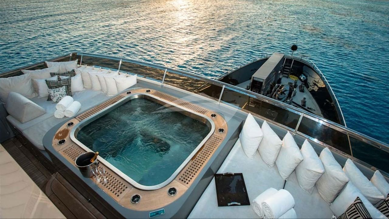 Jacuzzi Deck