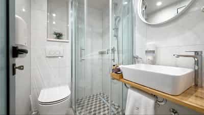 BELLEZZA Guest Bathroom
