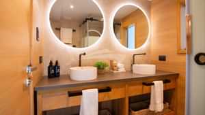 Tribute Premium Suite Bathroom