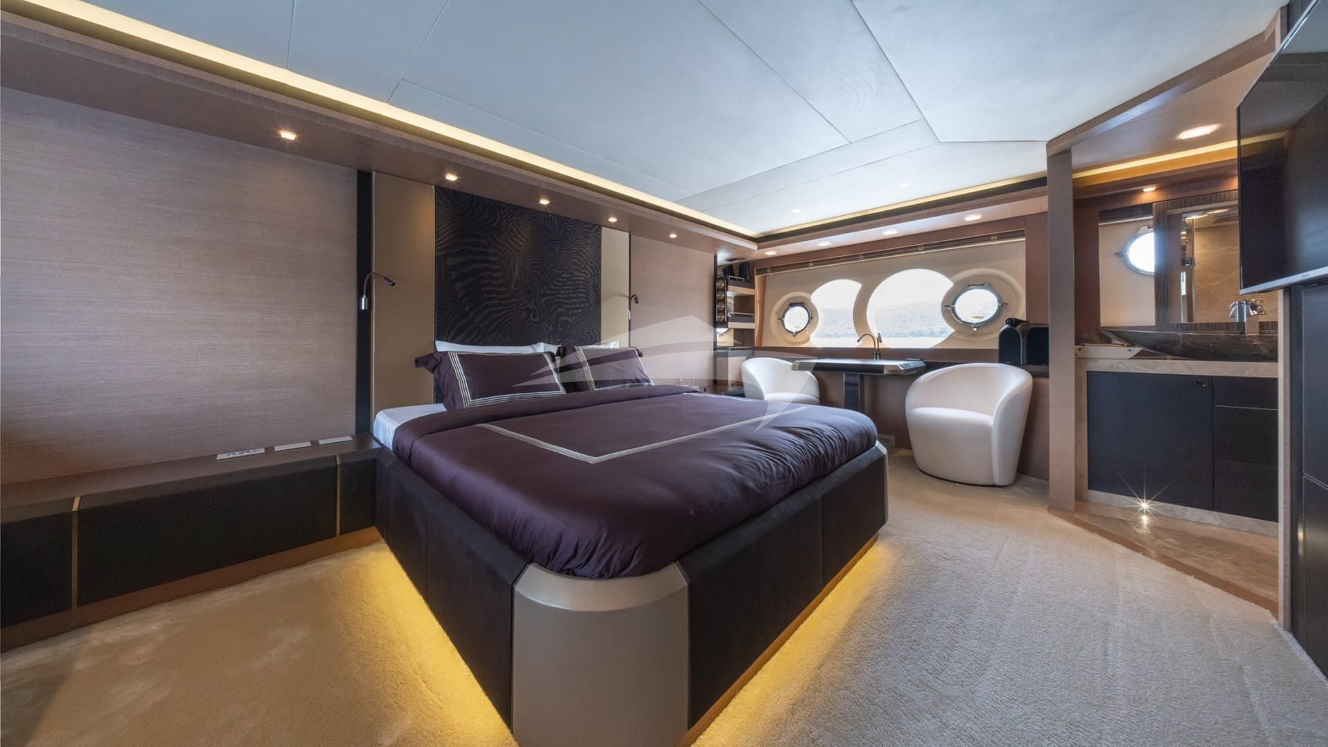 Master stateroom is full beam