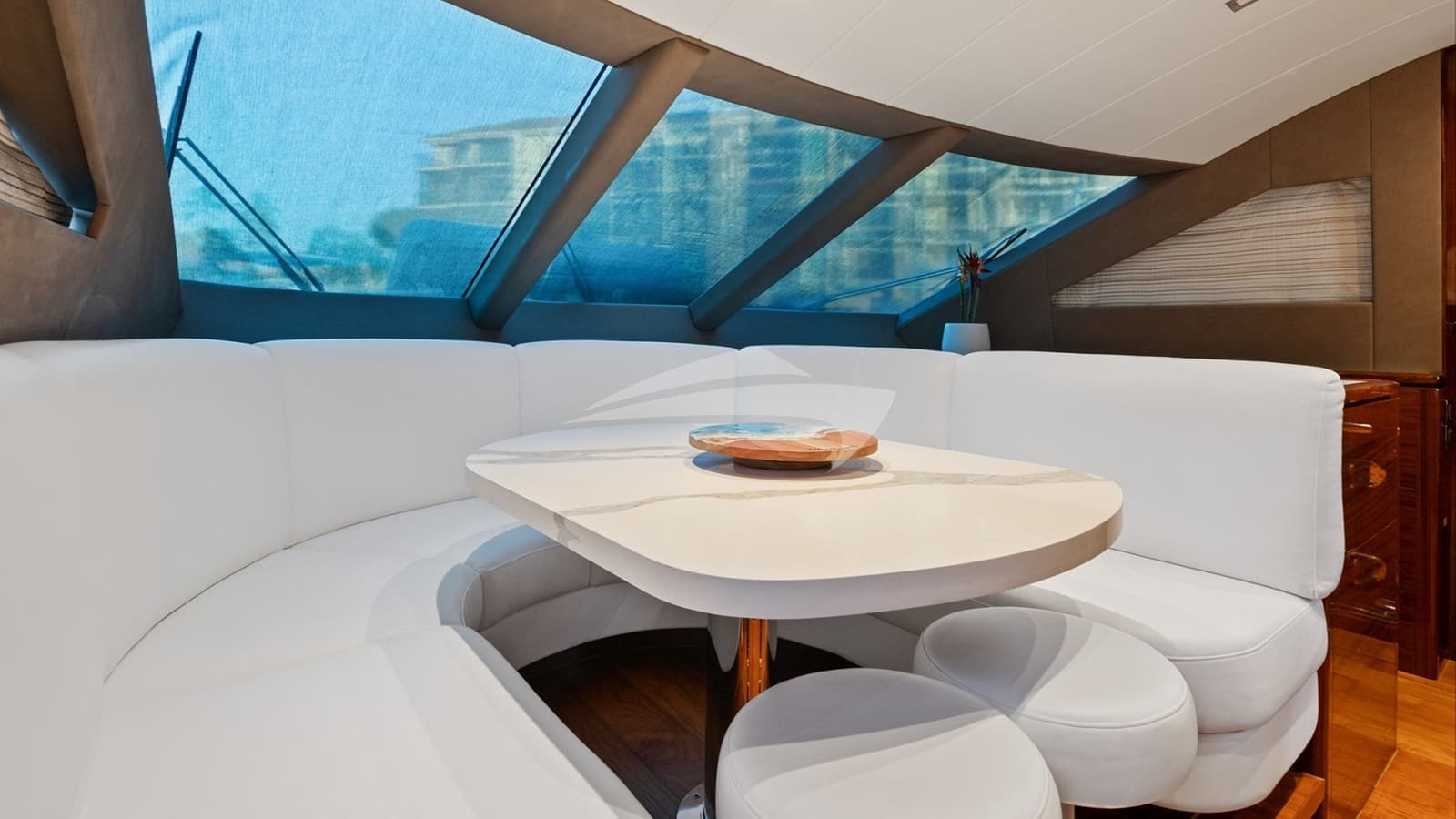 PILOT LOUNGE, photo from the yacht portfolio 6