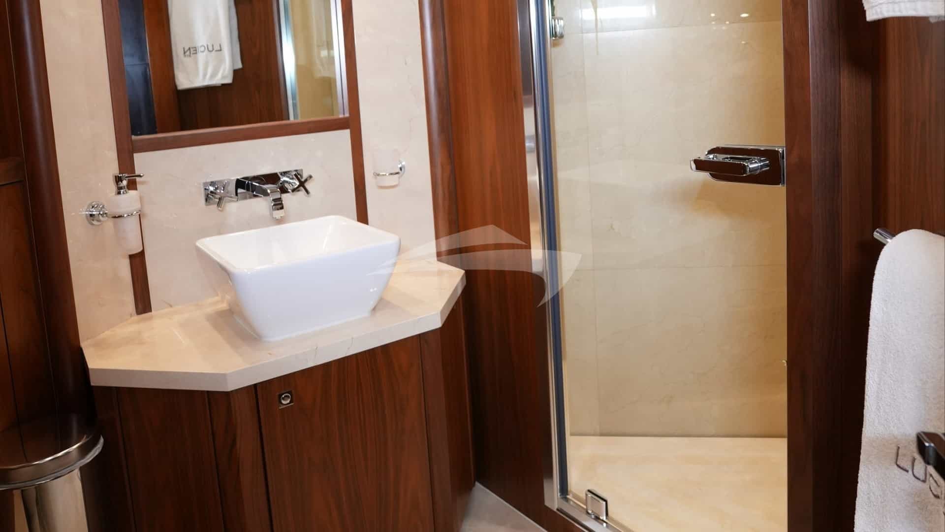 Twin Bathroom 3