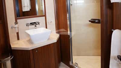 Twin Bathroom 3