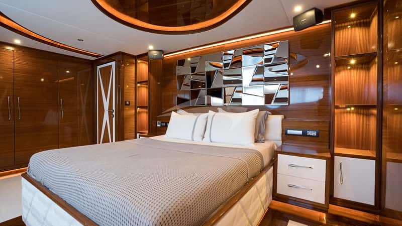 LONG ISLAND 39m motor yacht charter, photo 9