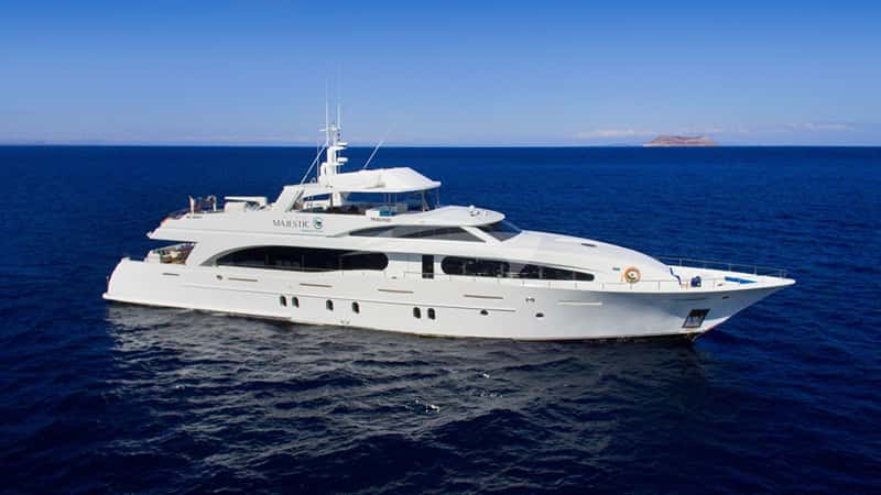 GRAND MAJESTIC 39m motor yacht charter