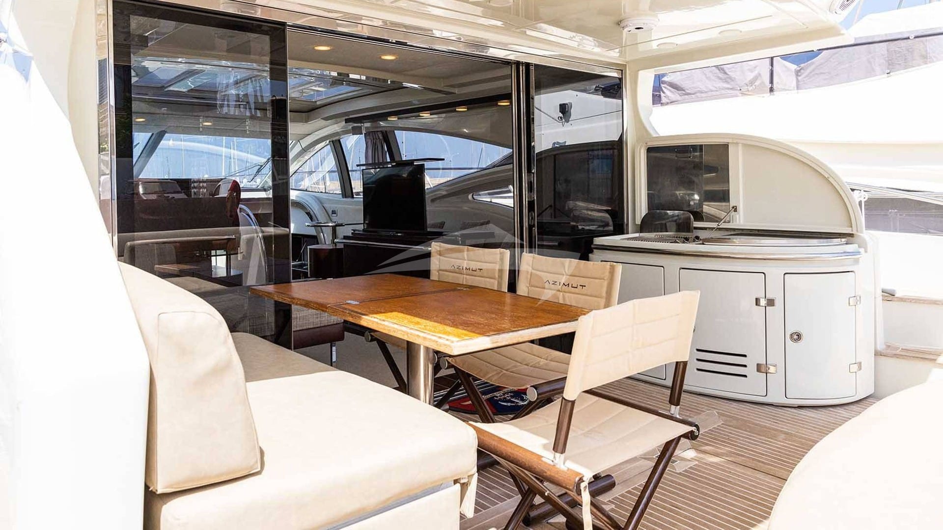 Aft deck dining with barbecue