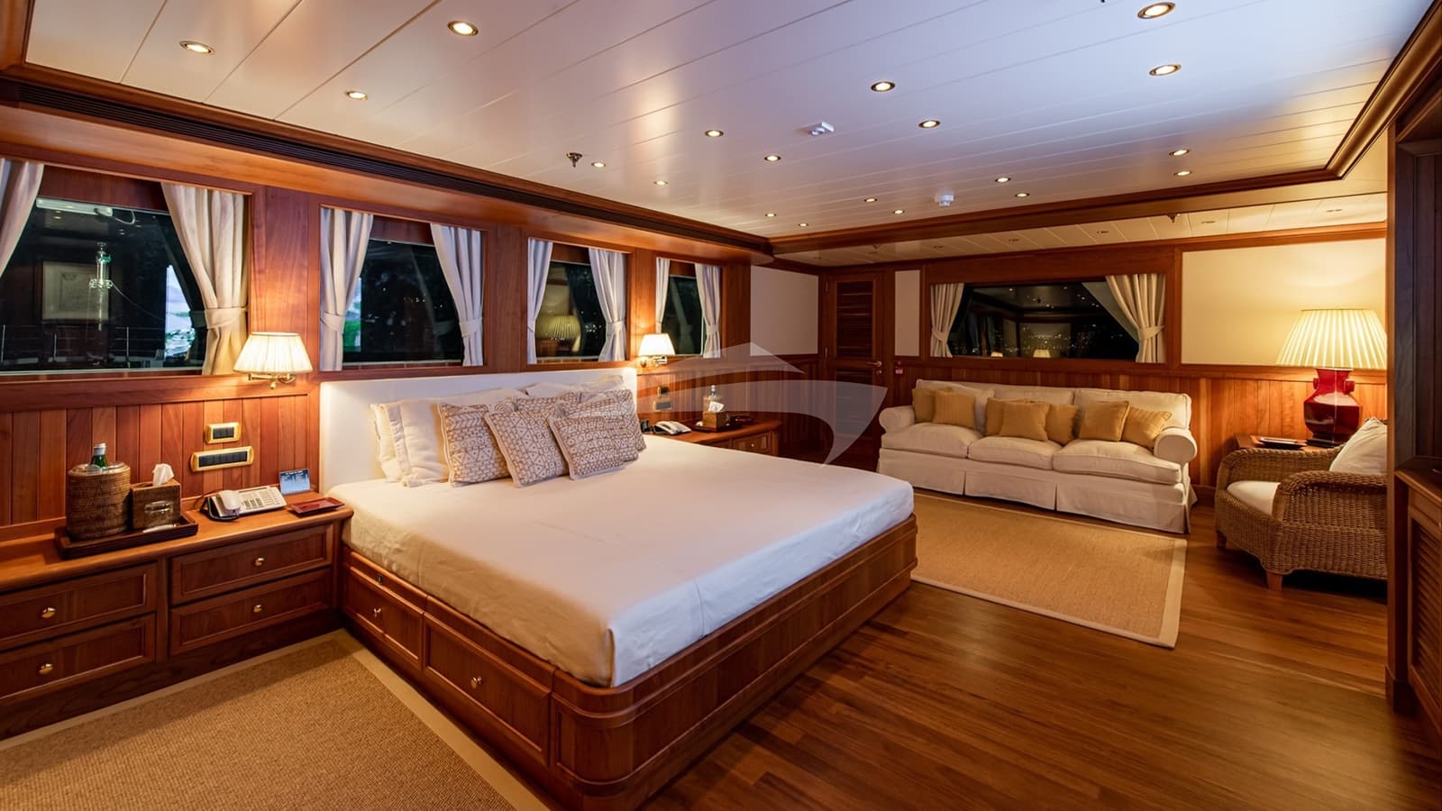BLEU DE NIMES, photo from the yacht portfolio 13
